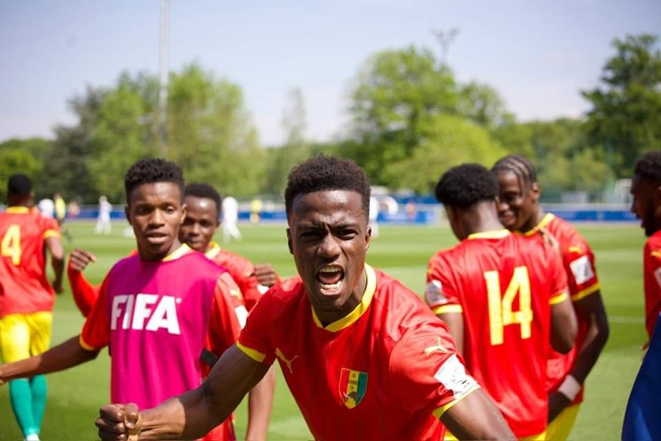 Après 56 ans d'absence, la Guinée vient de se qualifier aux jeux olympiques de Paris 2024. Quatrième de la dernière CAN U23, la Guinée a remporté le match de barrage contre l'Indonésie (1-0) ce jeudi à Clairefontaine et devient le 4e représentant à ces JO après le Maroc, l'Egypte et le Mali.