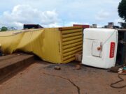 Accident de circulation à Conakry : deux blessés après le renversement d’un camion entre Tombolia et Dabompa