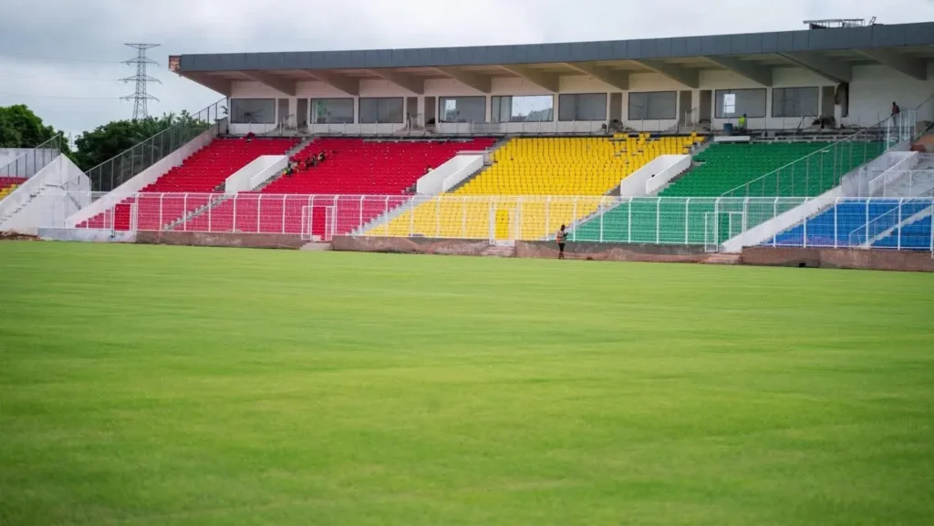 Le Stade du 28-Septembre de Conakry retrouve les compétitions africaines après son homologation temporaire par la CAF. Hafia, Horoya et le Syli sont concernés.
