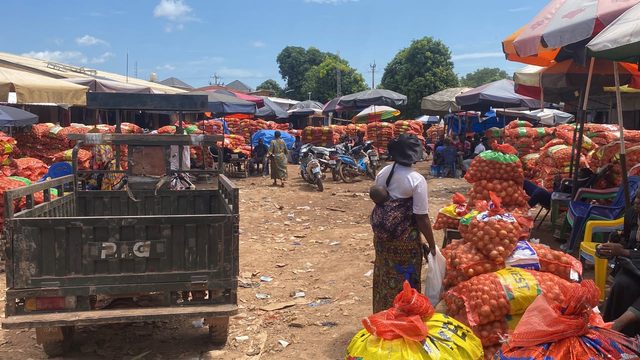 À Kankan, le sac d’oignons atteint 340 000 GNF. Les importateurs dénoncent les difficultés de dédouanement au port de Conakry.