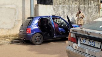 Conakry : deux corps sans vie découverts dans une voiture à Petit-Symbaya.